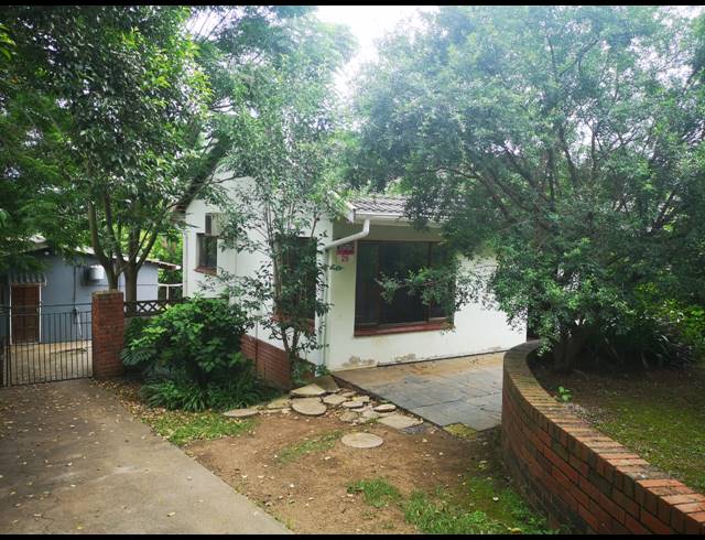 3 BEDROOM HOUSE RENTED IN BISLEY